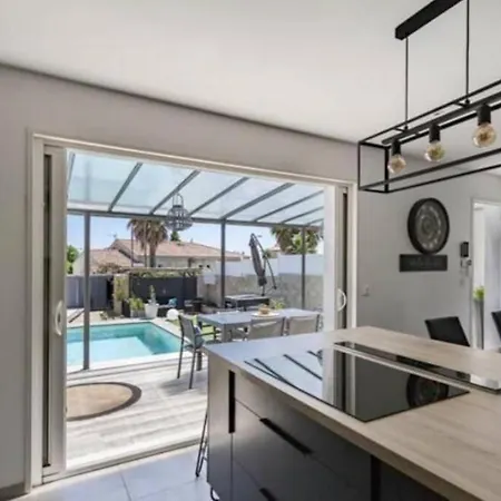 Avec Piscine Au Calme 6 Personnes Villa *