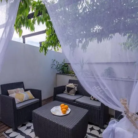 Villa Avec Piscine Au Calme 6 Personnes *