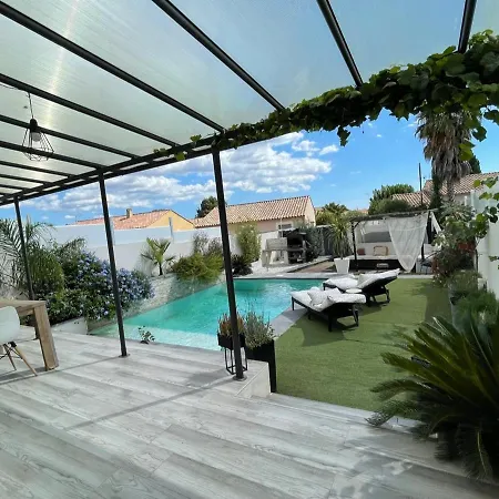Avec Piscine Au Calme 6 Personnes *