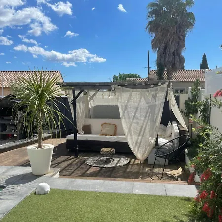 Avec Piscine Au Calme 6 Personnes Villa *