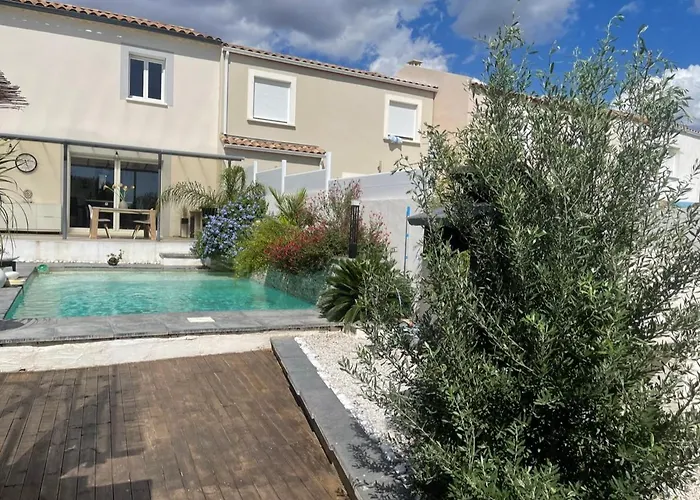 Avec Piscine Au Calme 6 Personnes *